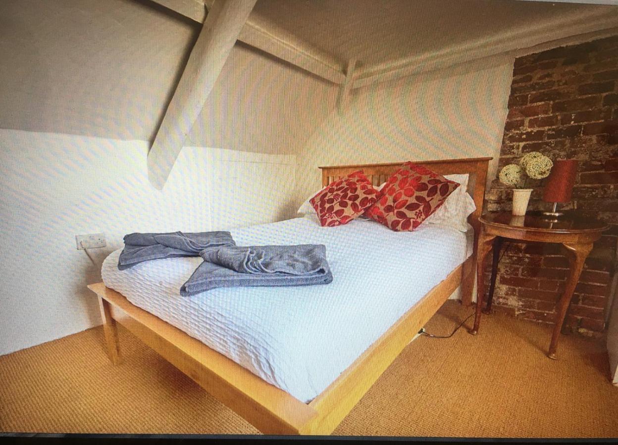 Drang House All Rooms Have Stairs แพดสโตว์ ภายนอก รูปภาพ